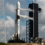 A SpaceX ikerindításokkal, törmelékvitákkal és váratlan hátráltatásokkal néz szembe egy viharos héten